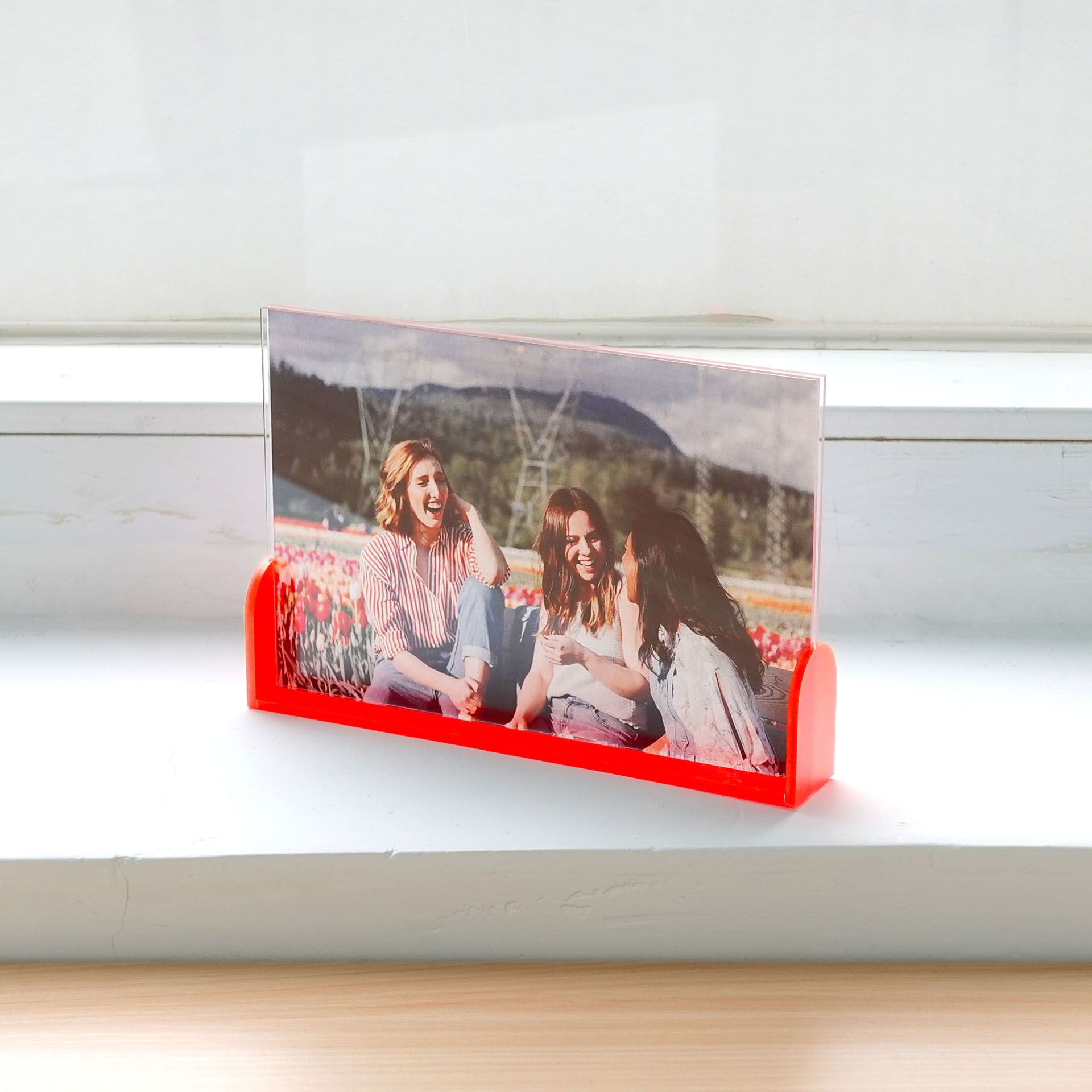 WB-2207 - 4x6” Photo Holder