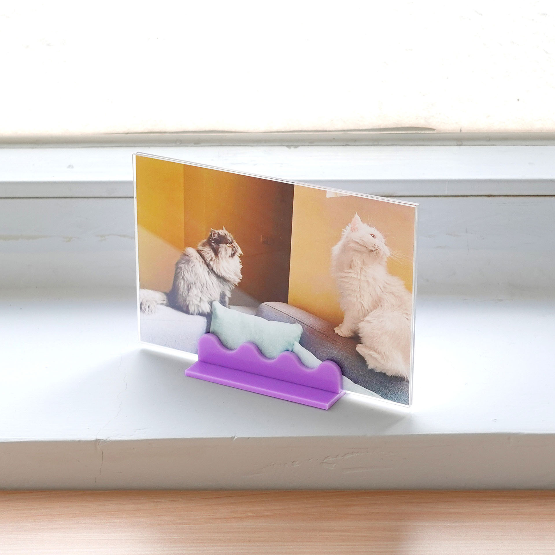 WB-2216 - 4x6” Wavy Easy Photo Holder